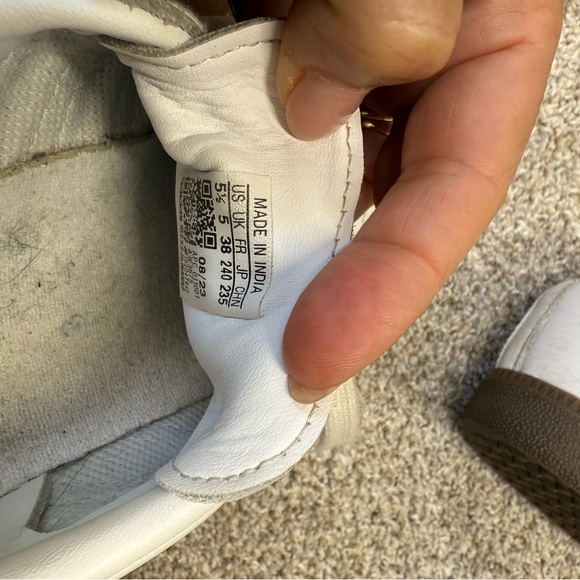Adidas sambas White and Black Sneakers Low-Top Athletic Shoes (women’s 7) - Picture 8 of 8